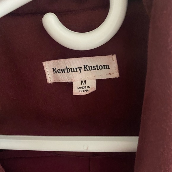 Woman’s cropped burgundy jacket, silver zippers. Worn once - Picture 3 of 3